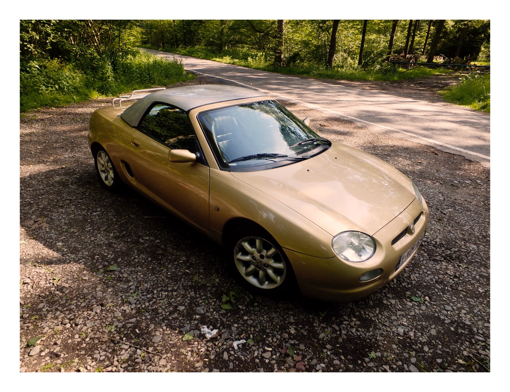 MG F Piano 2019 06 09 3.JPG