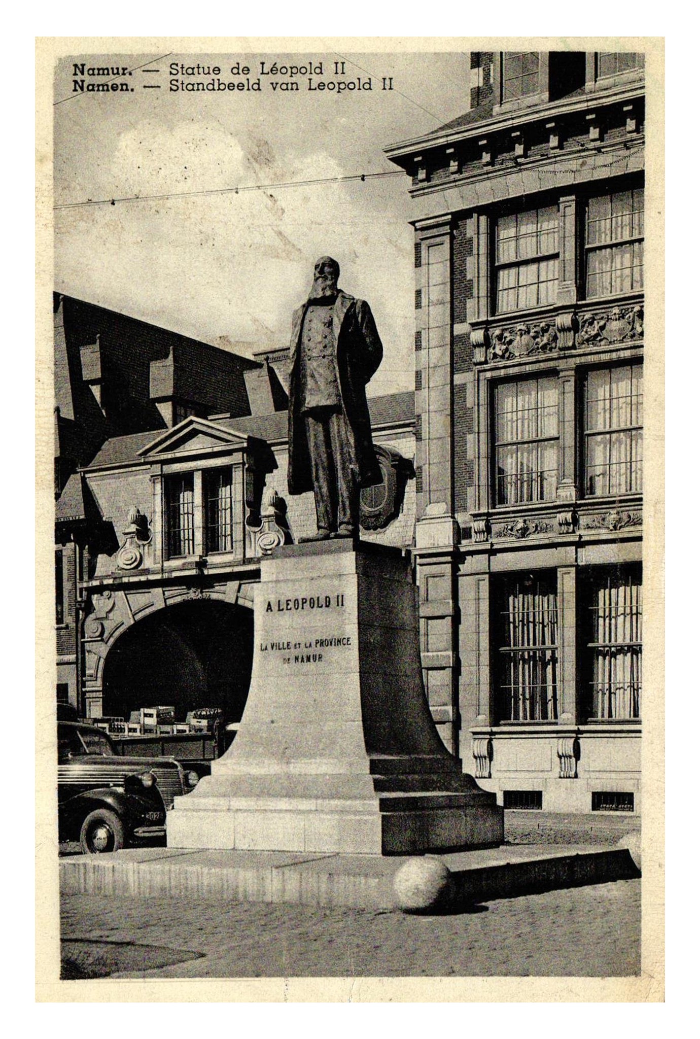 Namur (B) statue de Léopold II.jpg
