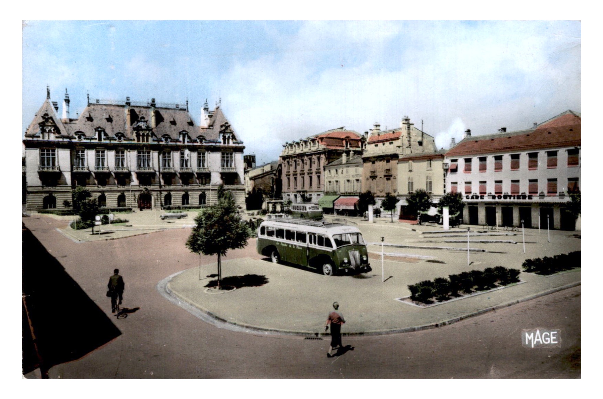 Bar le Duc, Meuse, la préfecture et la Gare Routière (MAGE).jpg