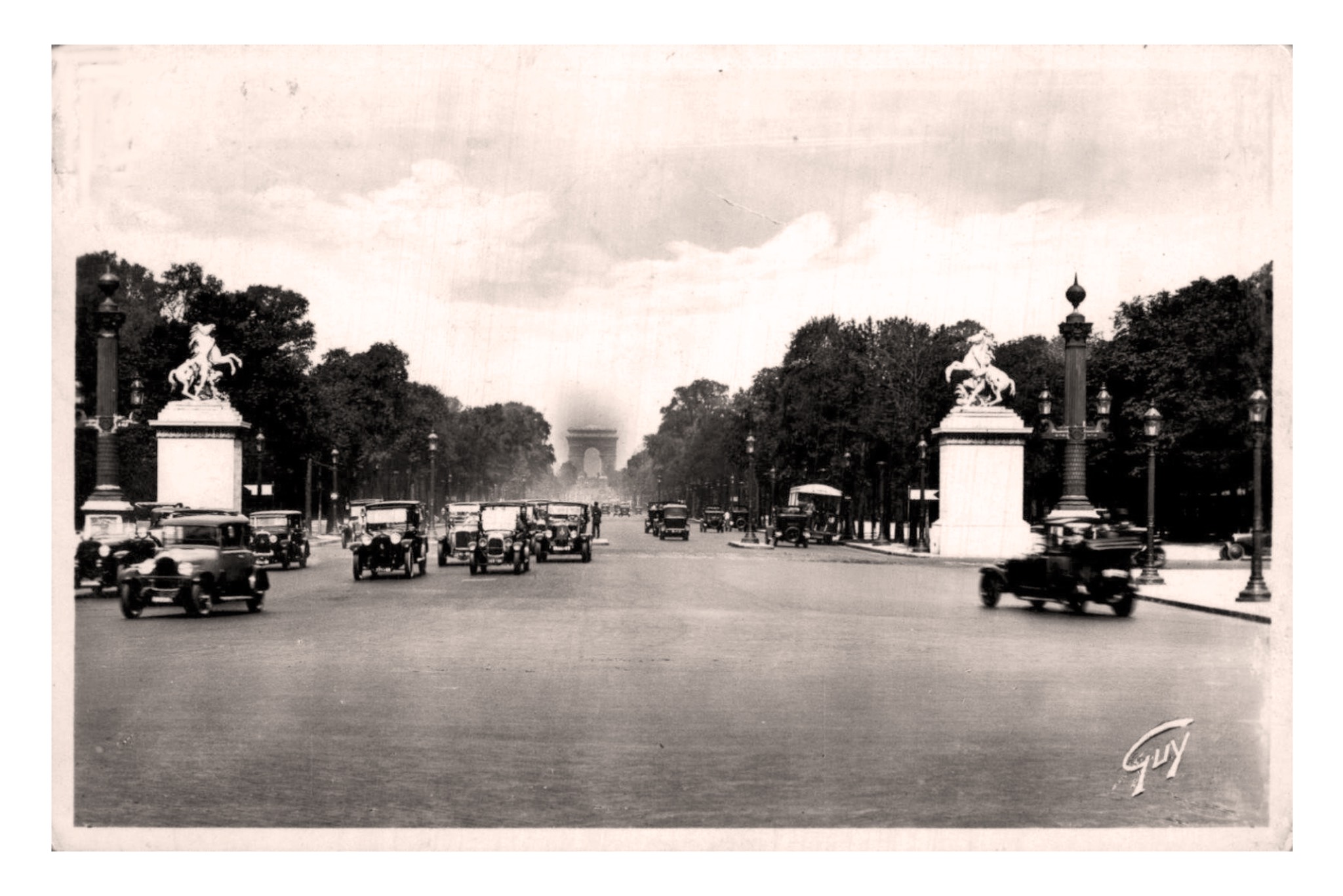 Paris, Avenue des Champs Elysées (Guy 29).jpg